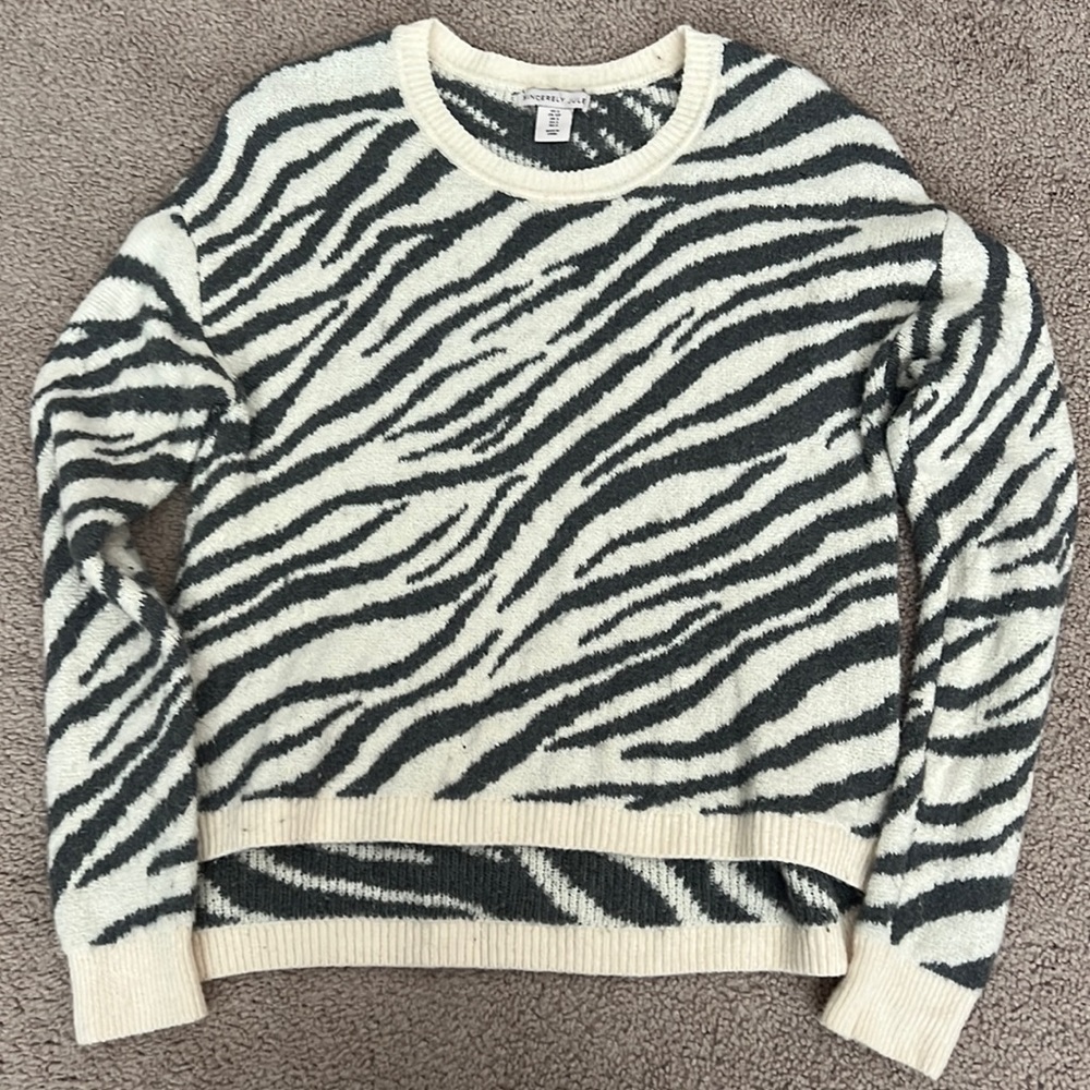 Sincerely Jules zebra print sweater - small